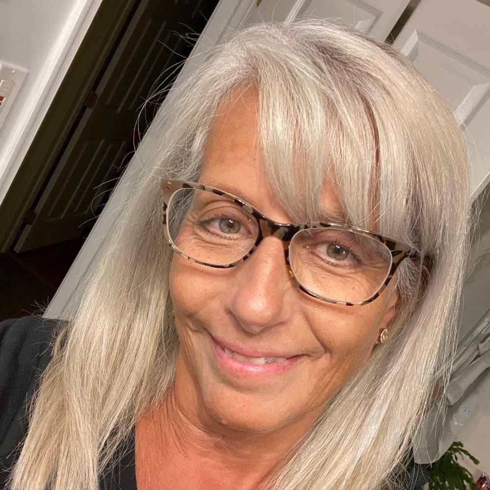 Meet your Posher, Marianne